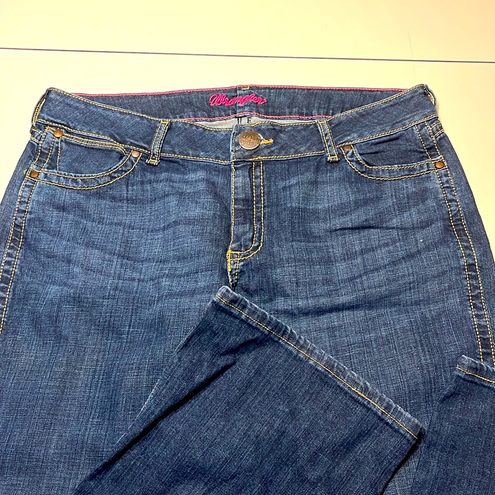 - Wrangler Women’s 15/16x34 flare leg dark denim